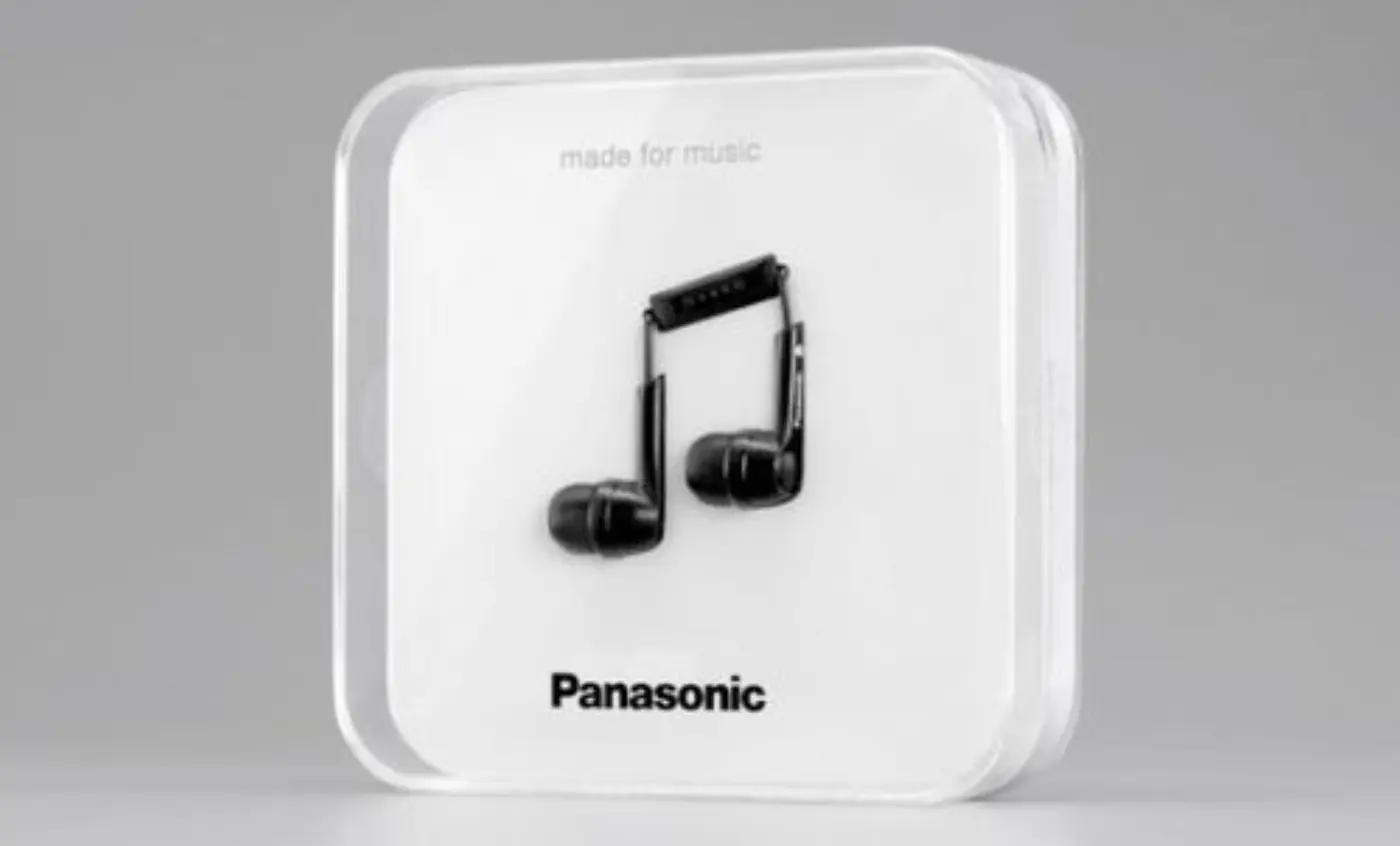 Smartphone and earbuds